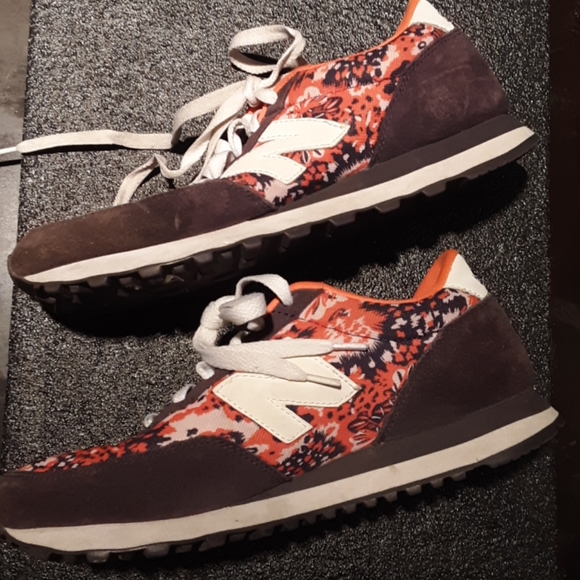 New Balance WL501FCB Floral Lifestyle Sneakers - Picture 2 of 4